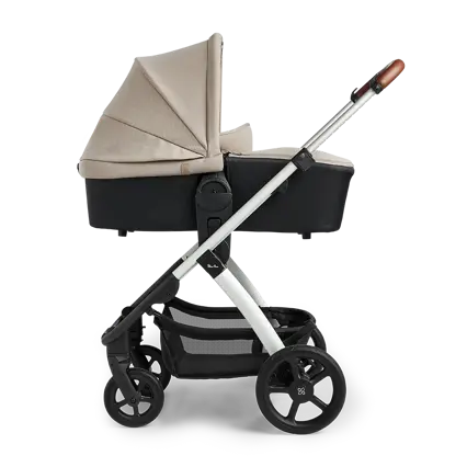 Carrycot with hood