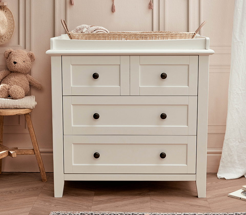 Nostalgia Dresser