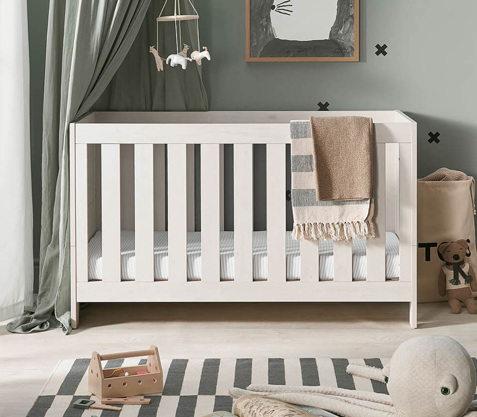 View Silver Cross Alnmouth oak convertible cot bed to toddler bed information