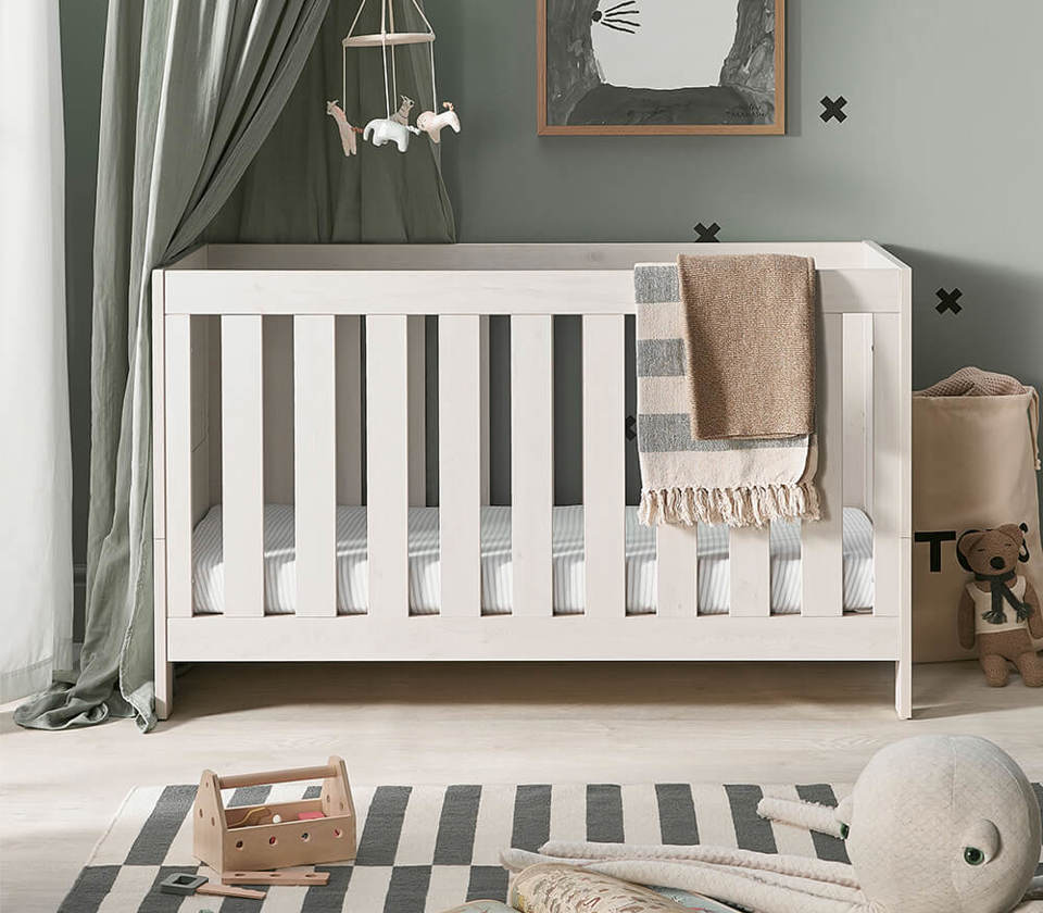 View Silver Cross Alnmouth Oak Convertible Cot Bed to Toddler Bed information