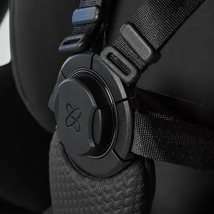 Magnetic Genius™ buckle and rucksack-style harness 