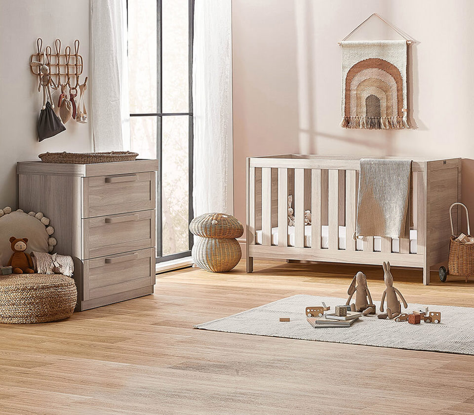 View Silver Cross Bromley Oak 2 piece oak nursery set with convertible cot bed to toddler bed and dresser information