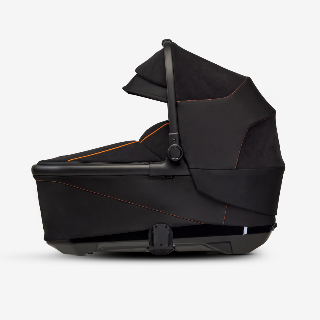 High gloss polycarbonate carrycot